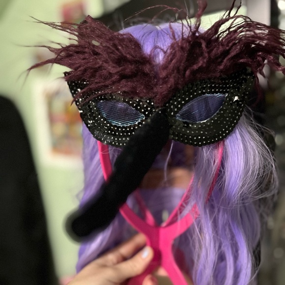 Pink wings and hummingbird mask - Picture 5 of 6